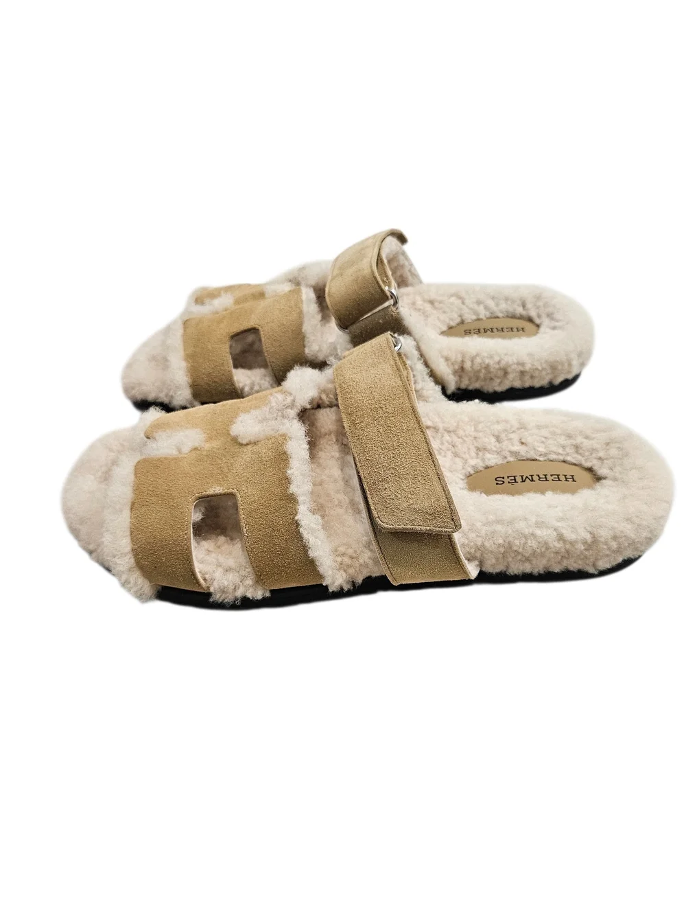 Hermès Chypre ShearlingTechno Sandal Beige Albatre/Ecru Shearling and Suede